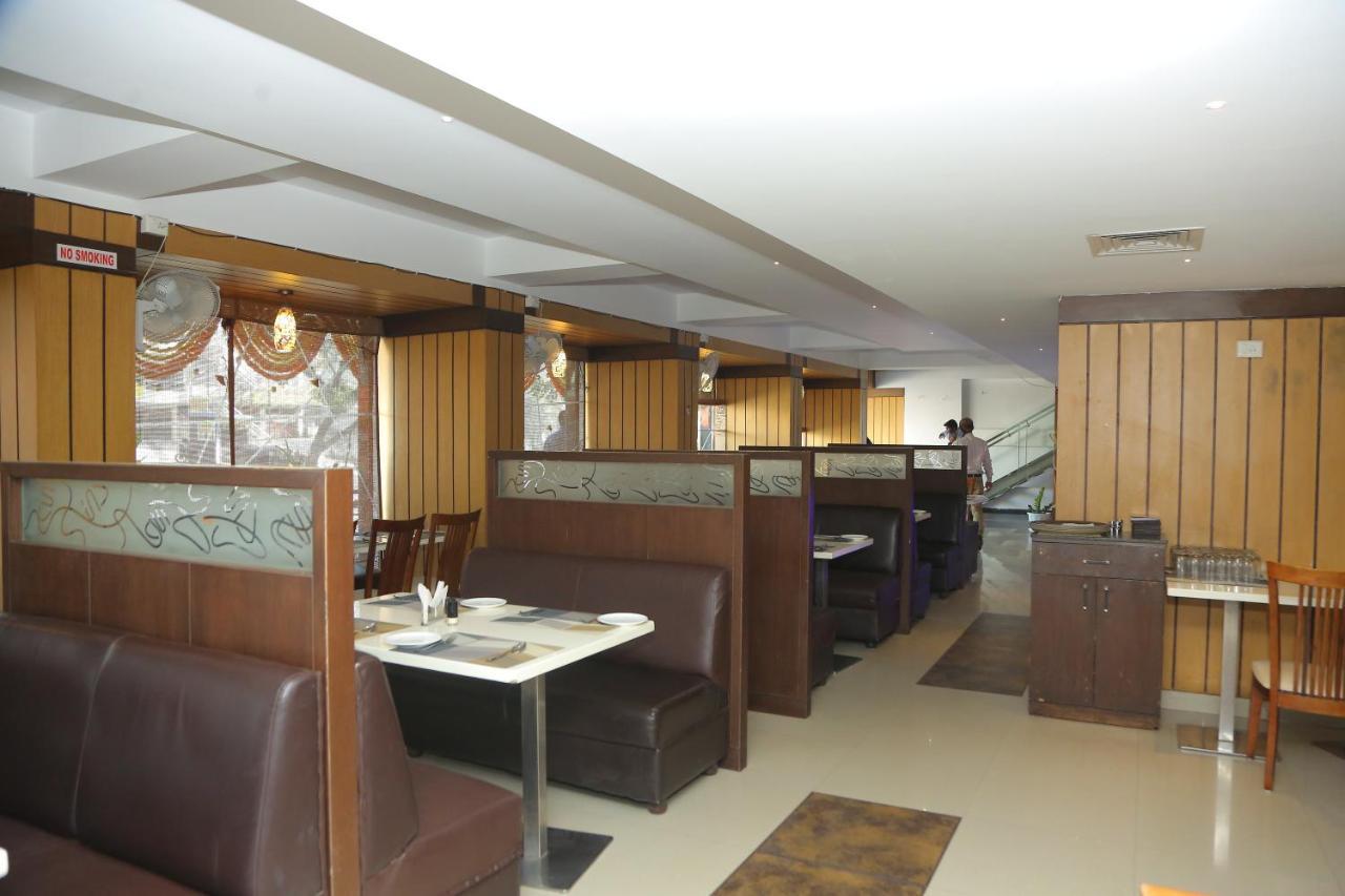 N7 Elite Restaurant & Bar Sangareddy Exterior photo